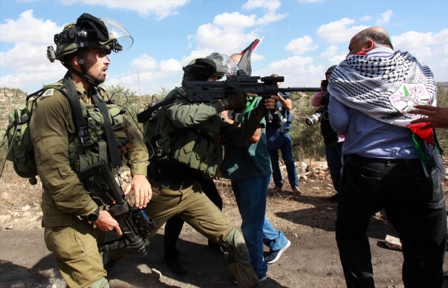 İsrail askerleri Batı Şeria’daki gösterilere müdahale etti